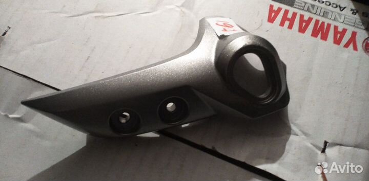 Новое оригинальное крепление фары Yamaha Fz6