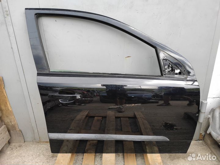 Дверь передняя правая на Opel Astra H Z20R