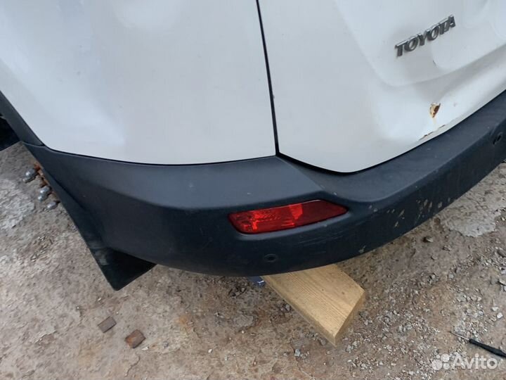 Задняя туманка Toyota RAV4 v40