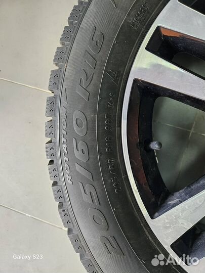 Pirelli Winter Ice Zero 205/60 R16 96T