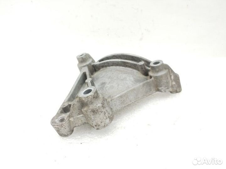 Кронштейн компрессора кондиционера Audi A6 C6 2.8