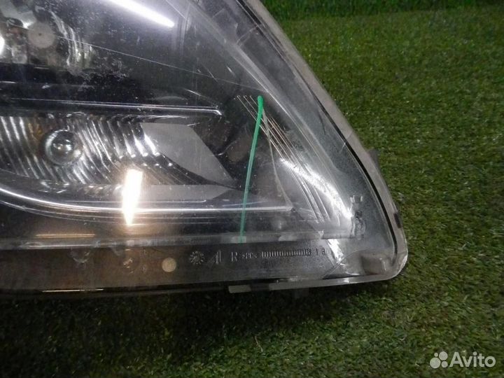 Фара правая Opel Zafira C