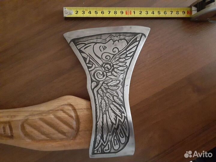 Топор в скандинавском стиле