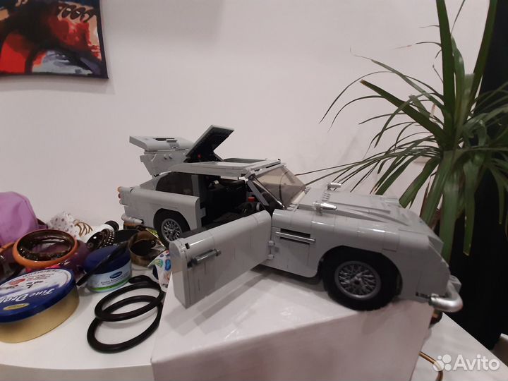 Лего James Bond Aston Martin DB5