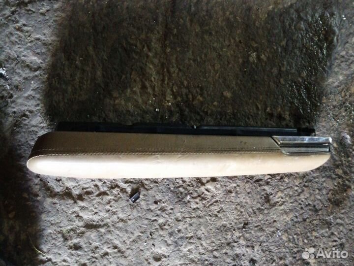 Подлокотник передний правый Mercedes W221