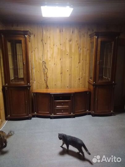 Две витрины и комод дерево Белорусь