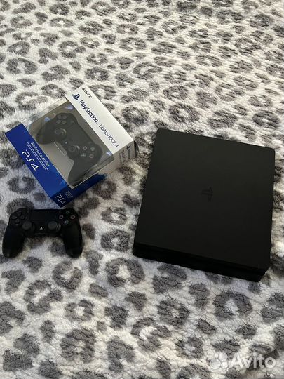 Sony PS4 slim 1 Tb 20 игр, PS+ год 2 джоя