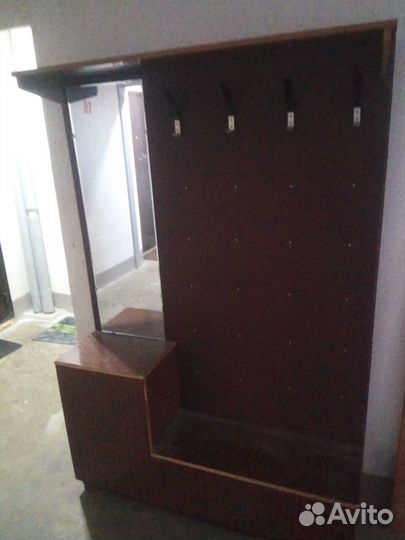 Вешалка в прихожую