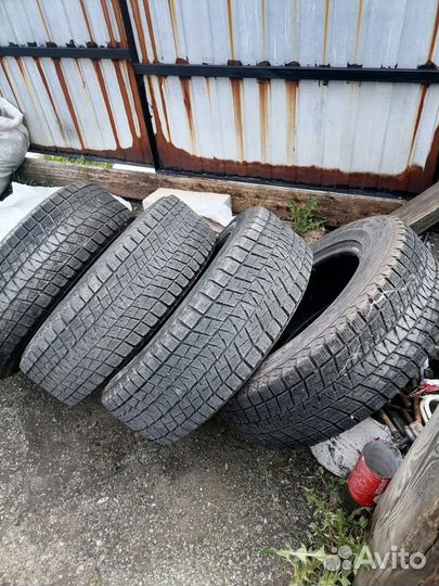 Bridgestone Blizzak DM-V1 215/65 R16 92