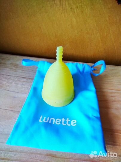 Менструальная чаша Lunette желтая