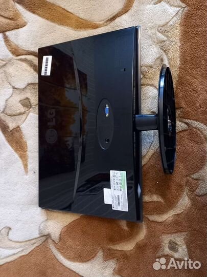 Монитор lg 20