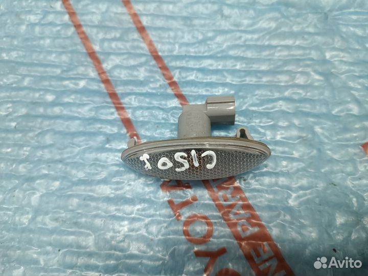 Повторитель поворотника Тойота королла 150