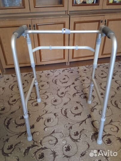 Ходунки для взрослых медицинские