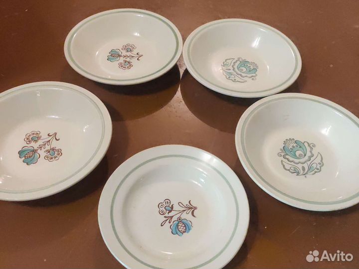 Набор столовой посуды новый