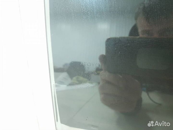 Стекло двери задней правой Toyota Corolla E150 200