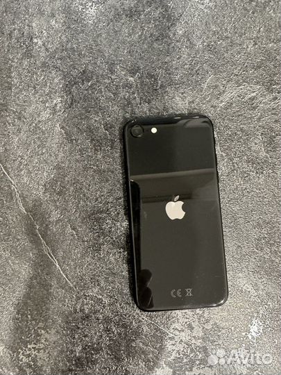 Телефон iPhone SE 2020