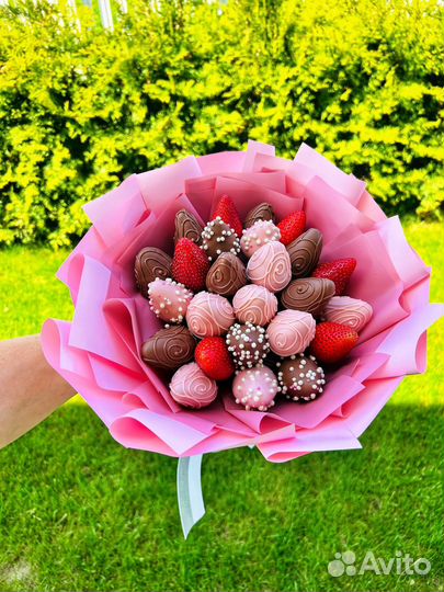 Клубника в шоколаде, съедобные букеты