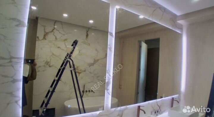 Зеркало настенное