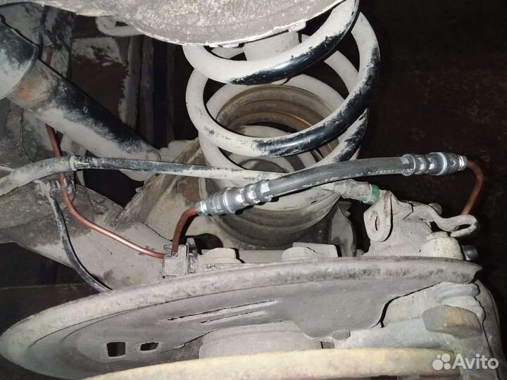 Задняя левая тормозная трубка-шланг Fluence