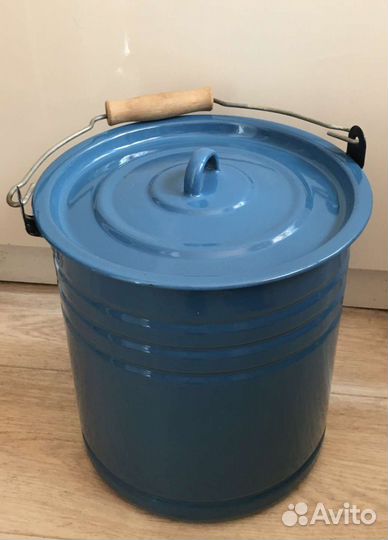 Новое ведро эмалированное с крышкой СССР