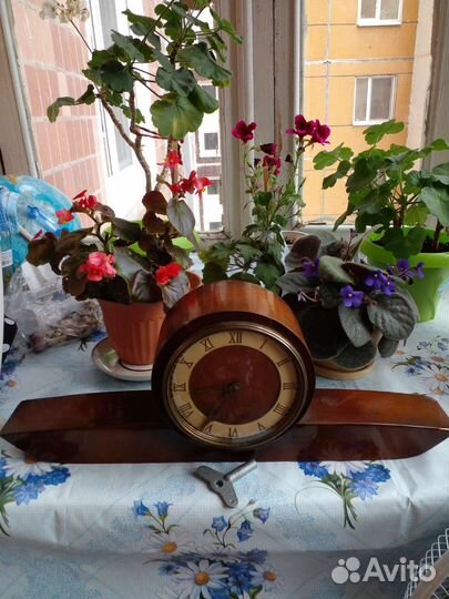 Часы настольные механические СССР Весна Резерв