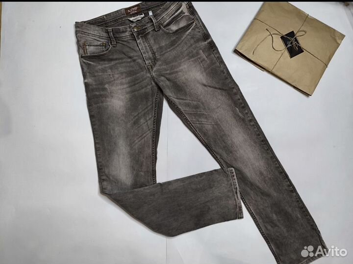 Джинсы Armani Jeans Италия