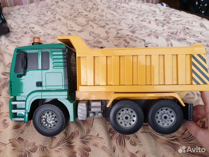 Грузовик самосвал на радиоуправлении