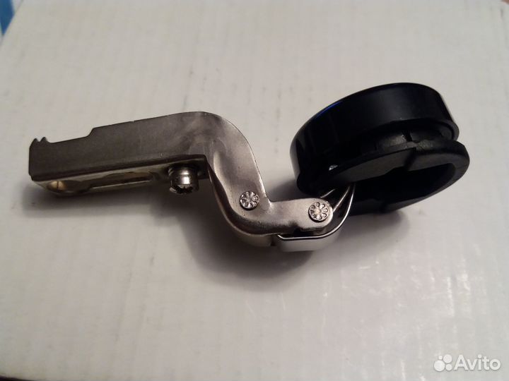 Петля для стеклянной двери