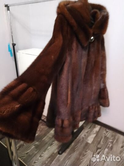 Шуба норковая 48-50 с капюшоном