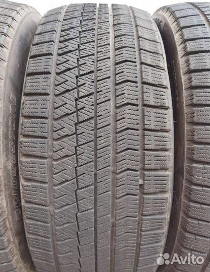 Bridgestone Blizzak VRX2 235/45 R18 94Q