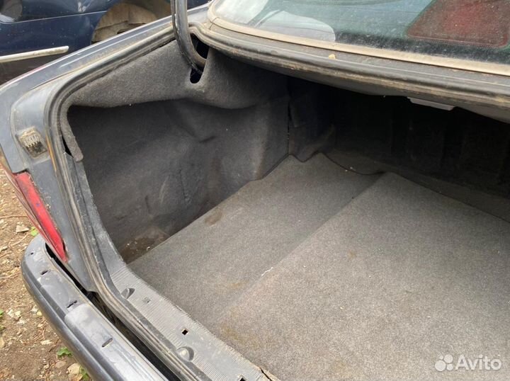 Обшивки багажника Mercedes E-class W210