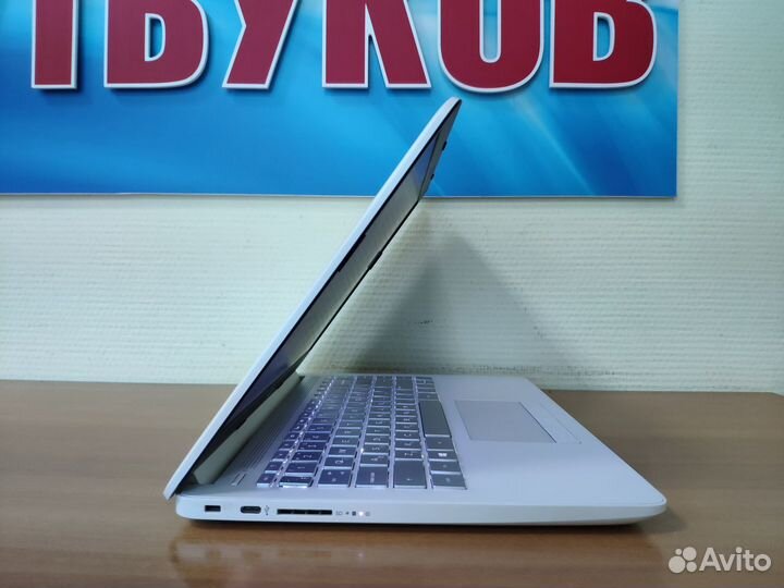 Ультрабук HP / как новый / core i3 / ssd / 8gb