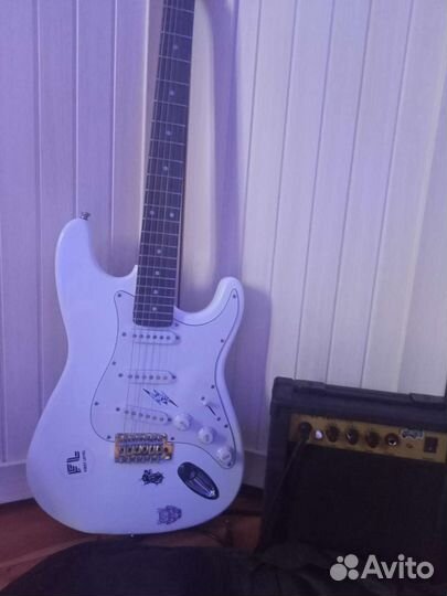 Электрогитара с комбиком rocket