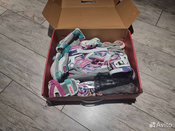 Роликовые коньки с комплектом защиты