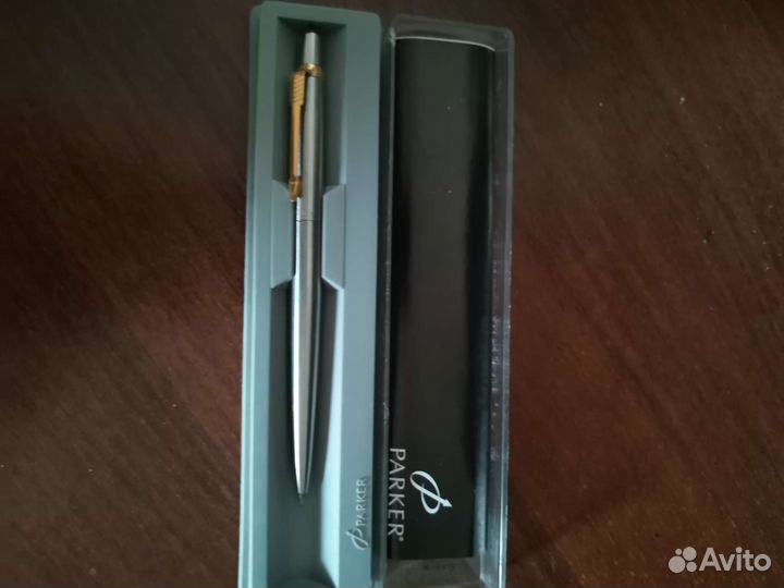 Шариковая ручка parker