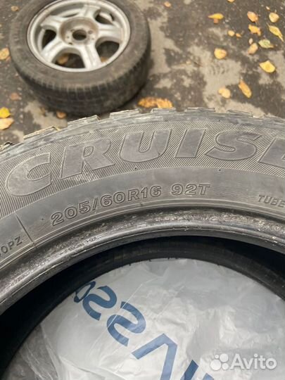 Bridgestone Ice Cruiser 5000 205/60 R16 92