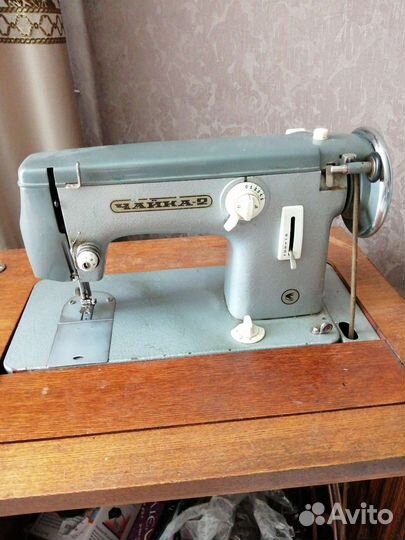 Швейная машина Чайка 2
