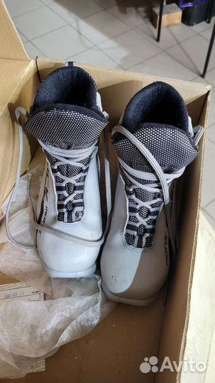 Лыжные ботинки размер 34