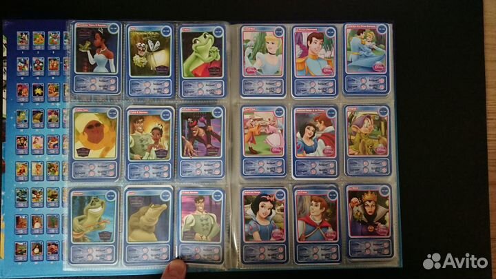 Французский альбом с карточками героев Disney