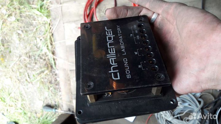 Провода на subwoofer