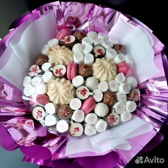 Букет из зефира, конфет и маршмеллоу