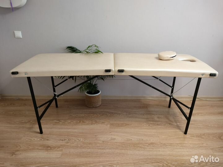 Массажная кушетка