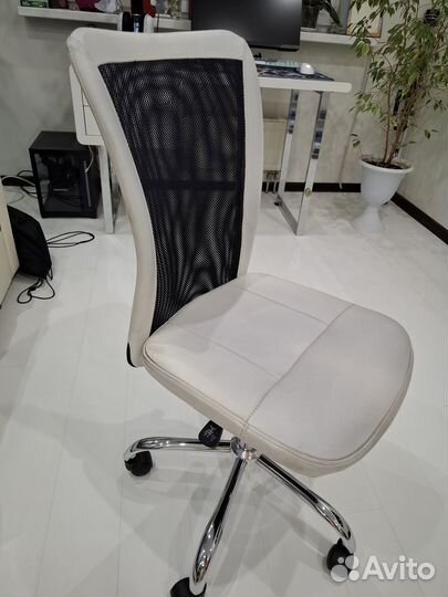 Компьютерное кресло