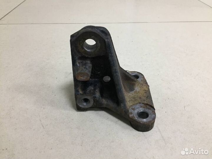 Кронштейн двигателя правый Lexus RX200t/RX300/RX350/RX350L/RX450h/RX450hL