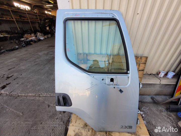 Дверь передняя правая Renault Midlum 2010