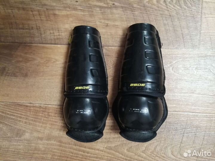 Наколенники (щитки)