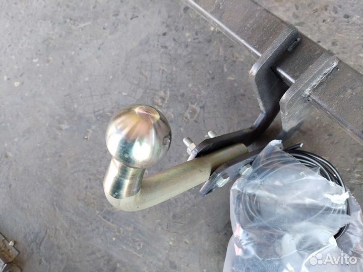 Фаркоп на renault duster