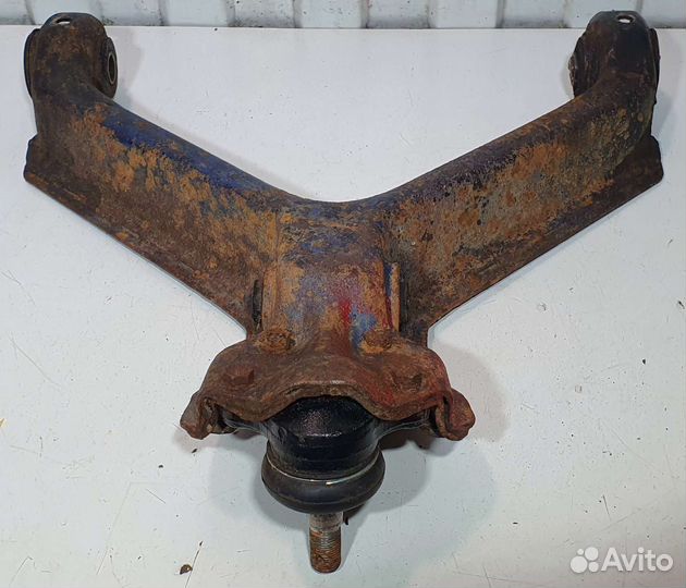 Рычаг передний нижний левый Kia Sportage I