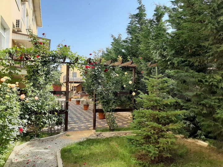 Гостиница, 1600 м²