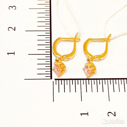 Золотые серьги с камнем